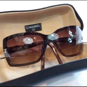 CHANEL tortoise shell sunglasses vintage